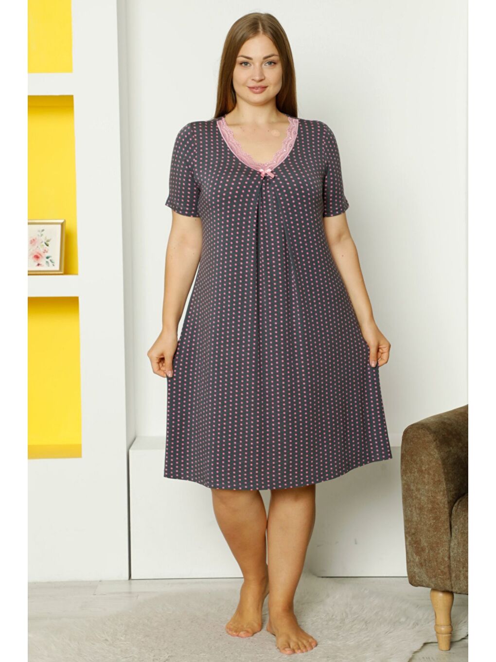 Mor Kadın Puantiyeli Kısa Kollu Dantelli Kurdeleli Esnek Viskon Büyük Beden Gecelik-1