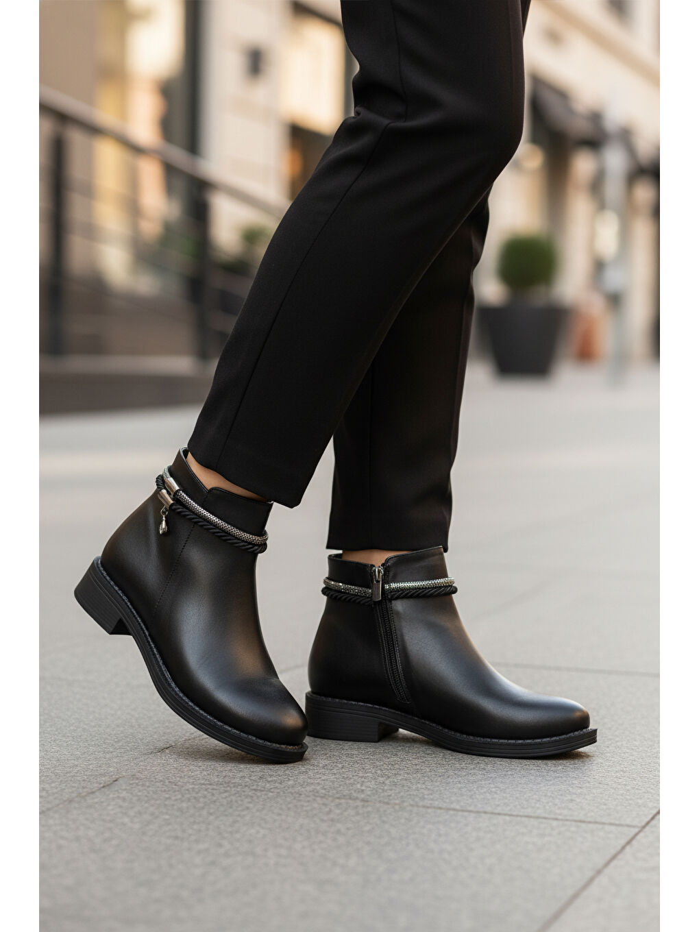 Siyah Cilt Fermuarlı Kaymaz Bot 325126 Z-2