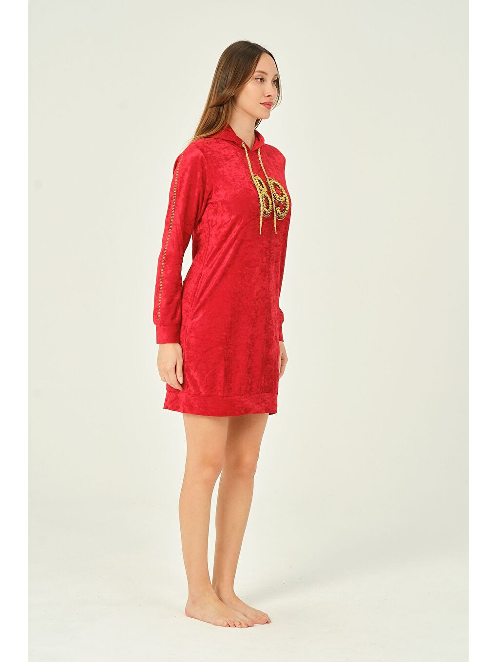Kırmızı Cepli Kapüşonlu Taş Detaylı Kadife Uzun Kollu Kısa Elbise-1