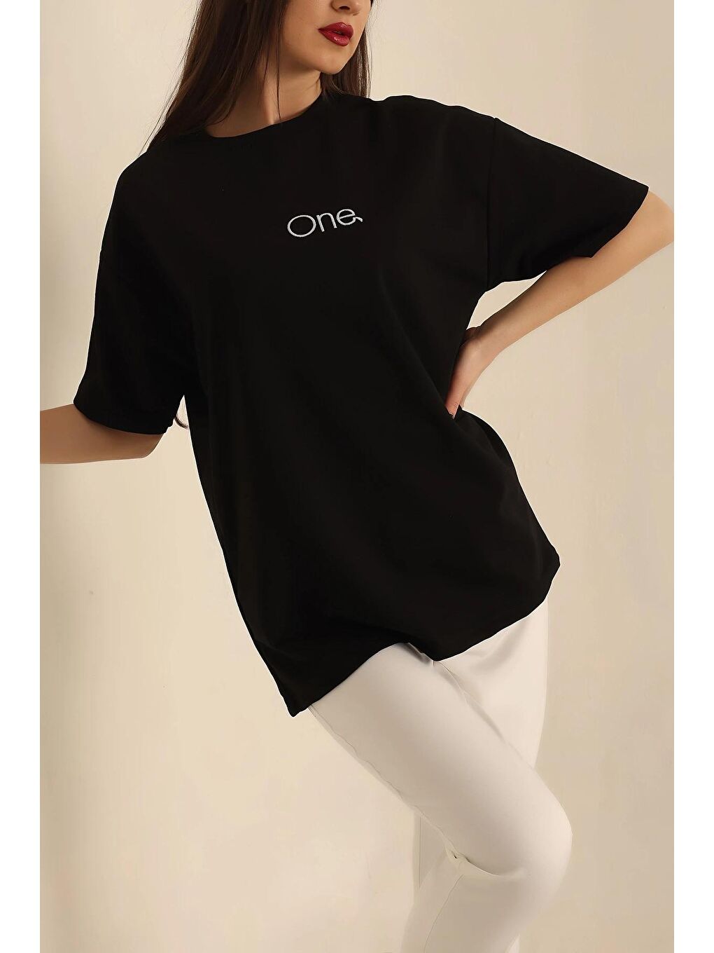 Siyah Nakış Detay İki İplik T-Shirt-3