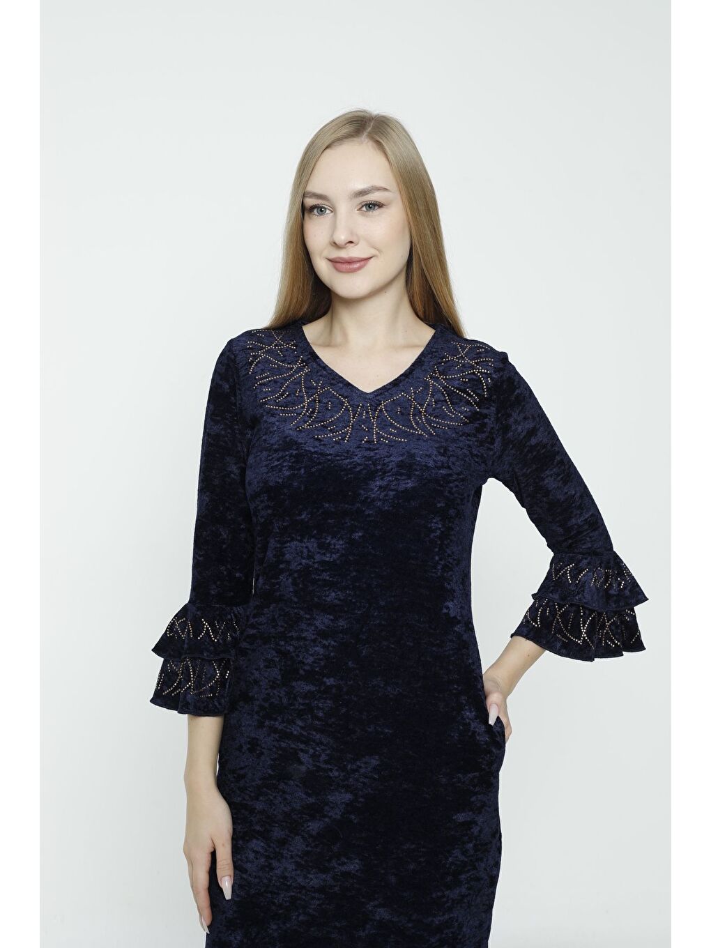 Lacivert V Yaka Taş Detaylı Balon Kollu Kadife Elbise-1