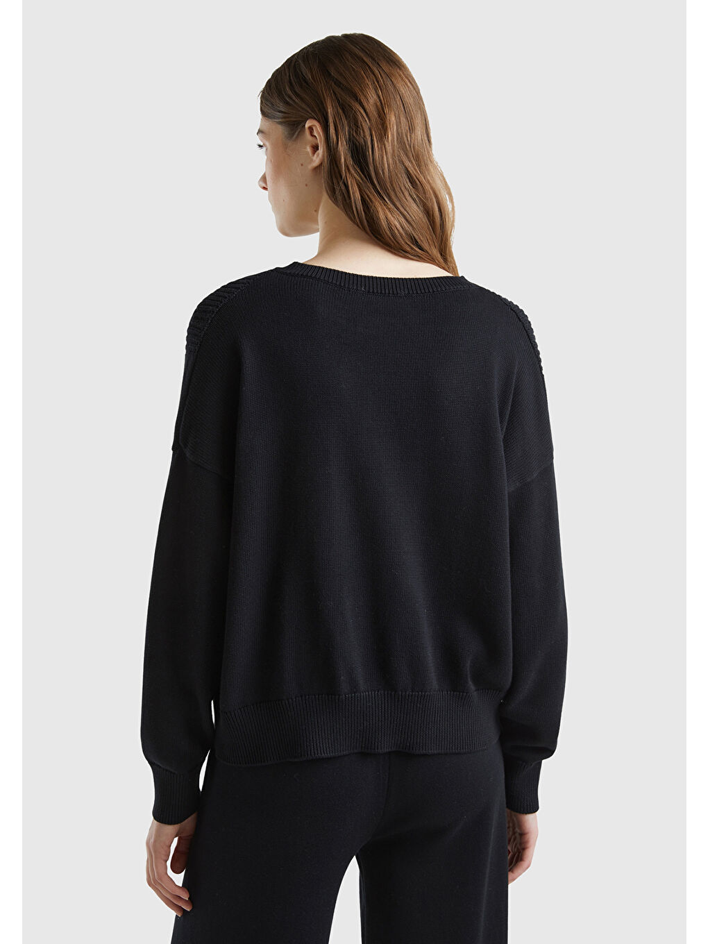 Kadın Siyah %100 Pamuk Önü Detaylı Kayık Yaka Kazak-2