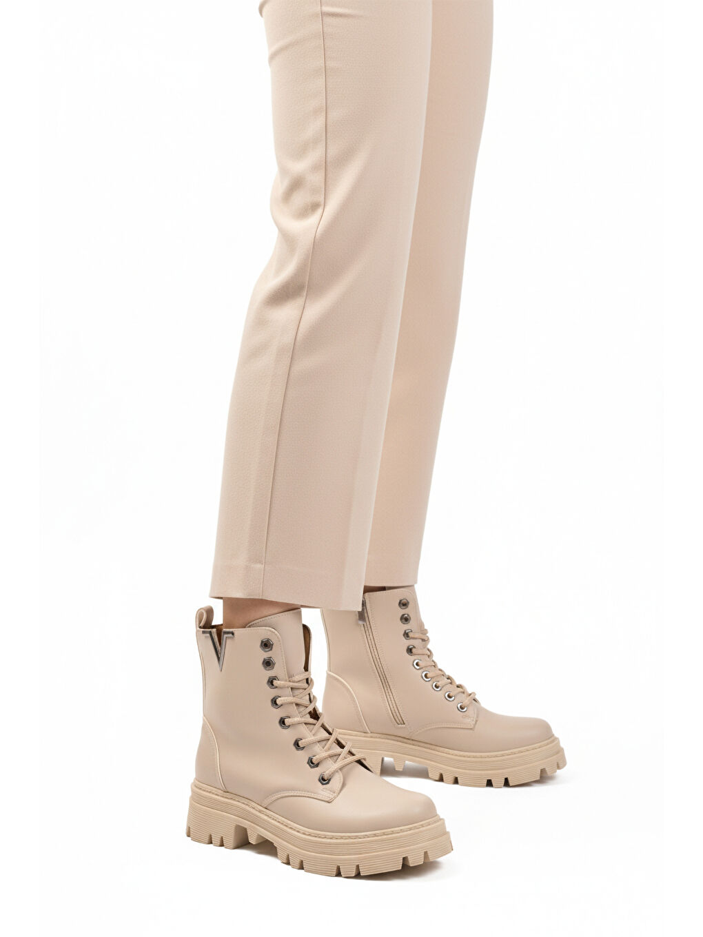 Bej Cilt Bağcıklı Fermuarlı Kaymaz Kadın Bot 514531 Z