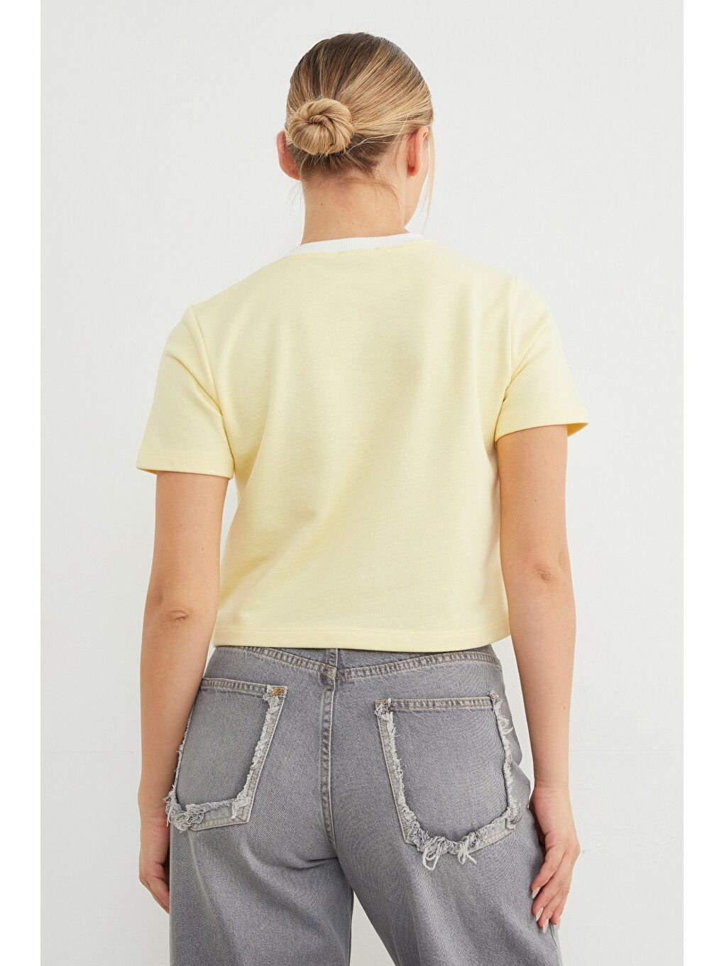 Sarı Basic Ribana Yaka Mevsimlik Crop Tişört-4
