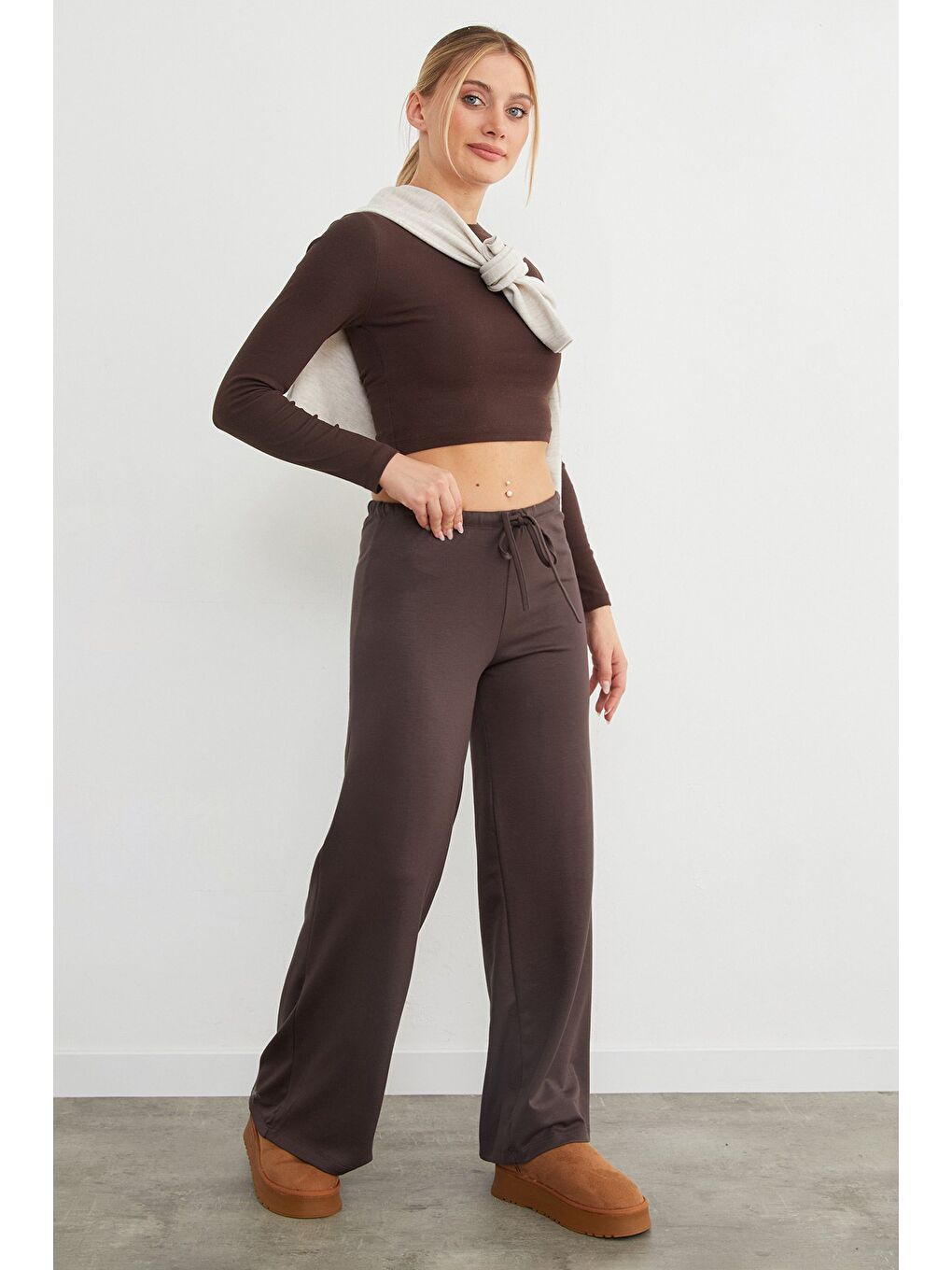 Kahverengi Beli Bağlamalı Bol Paça Modal Pantolon-1