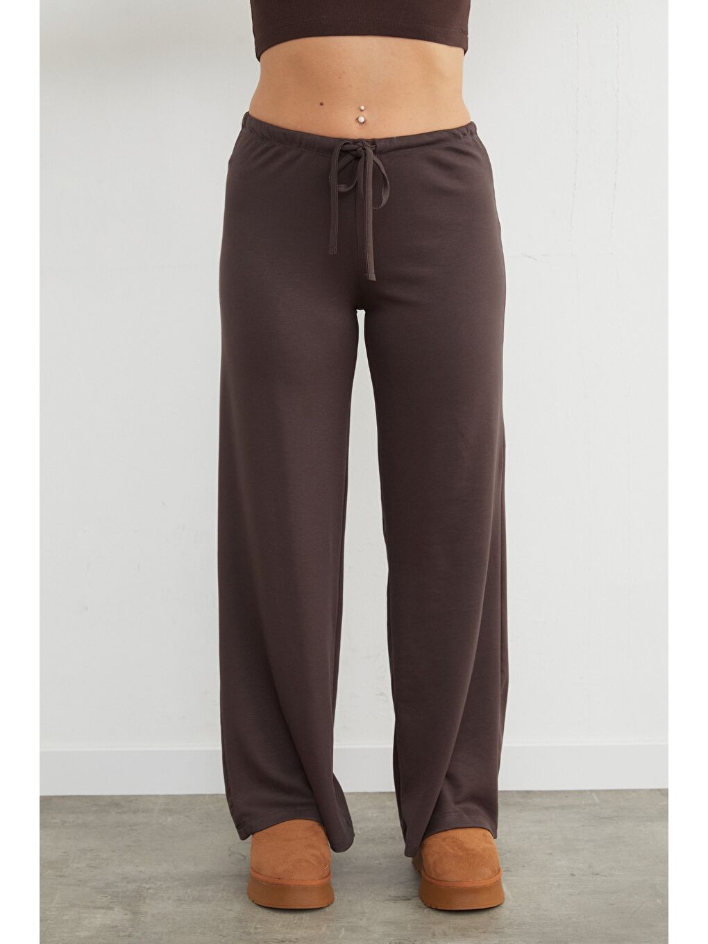 Kahverengi Beli Bağlamalı Bol Paça Modal Pantolon-3