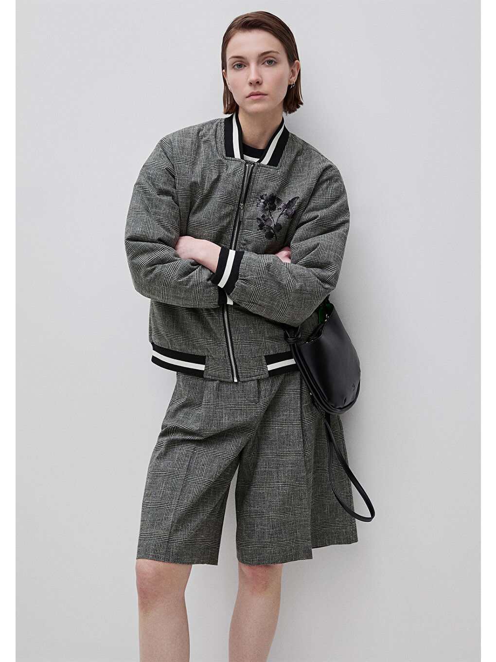 Kadın Gri Pamuk Karışımlı Ekose Desenli Önü İşlemeli Bomber Ceket-2