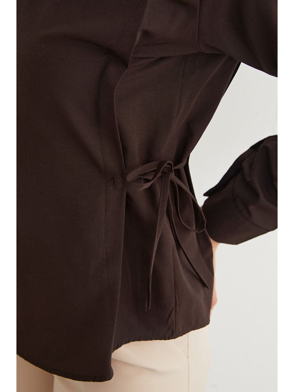 Kahverengi Basic Yanı Bağlama Detaylı Gömlek-3