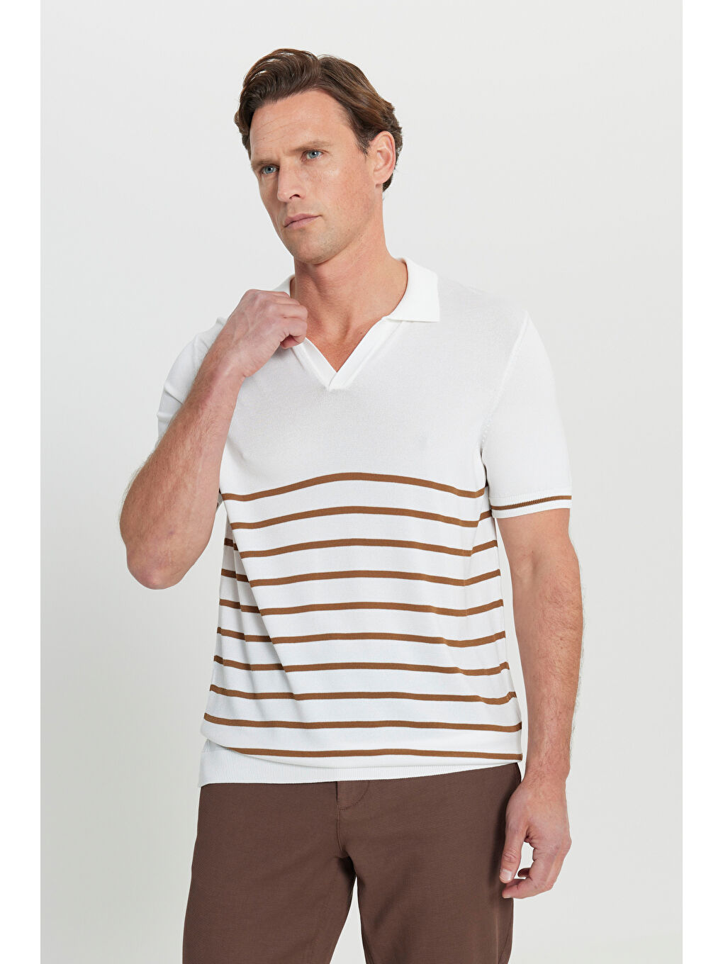 Erkek Ekru Standart Fit Normal Kesim Polo Yaka Çizgili Triko Tişört-2