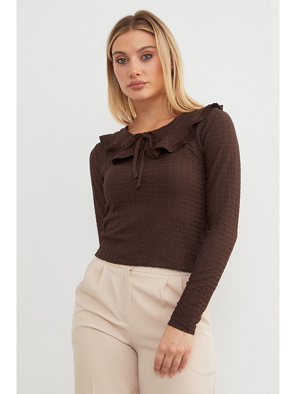 Kahverengi Bebe Yaka Bürümcük Kumaş Bluz-2