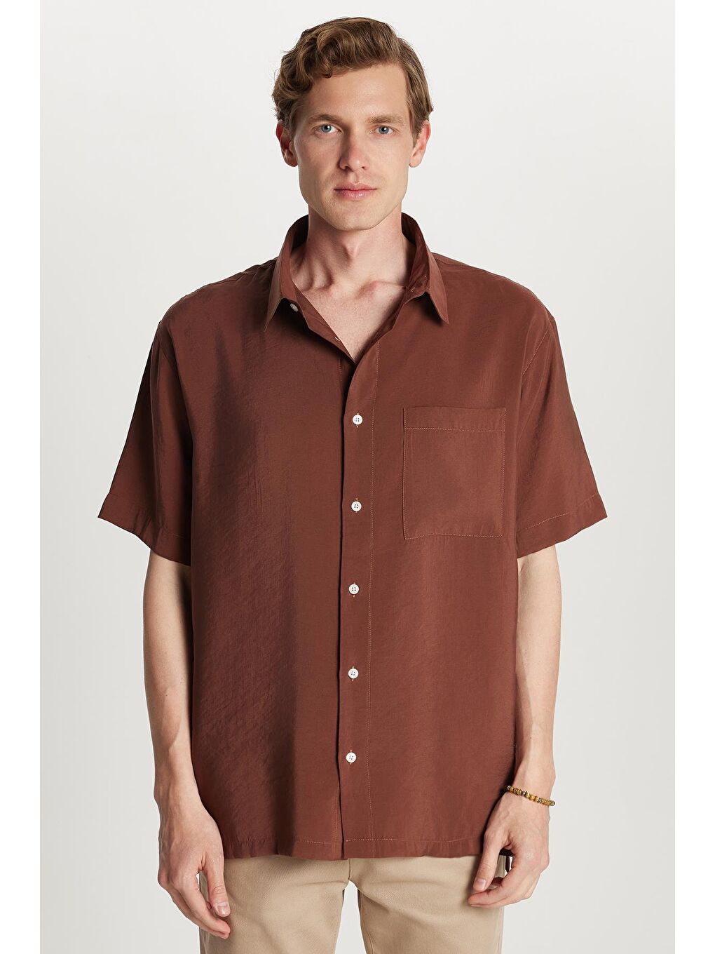 Erkek Relax Fit Rahat Kullanım Modal Kumaş Tek Cepli Kısa Kollu Kahverengi Gömlek-3