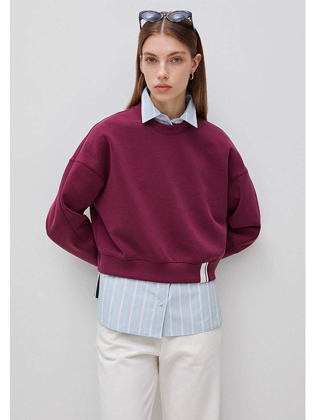 Kadın Bordo Pamuk ve Modal Karışımlı Arkası İşlemeli Bisiklet Yaka Sweatshirt