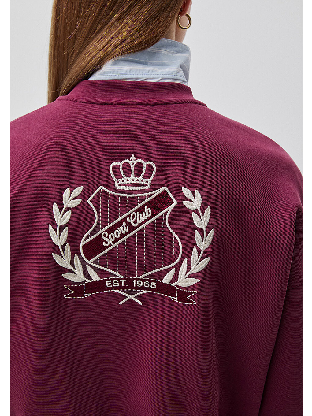 Kadın Bordo Pamuk ve Modal Karışımlı Arkası İşlemeli Bisiklet Yaka Sweatshirt-3