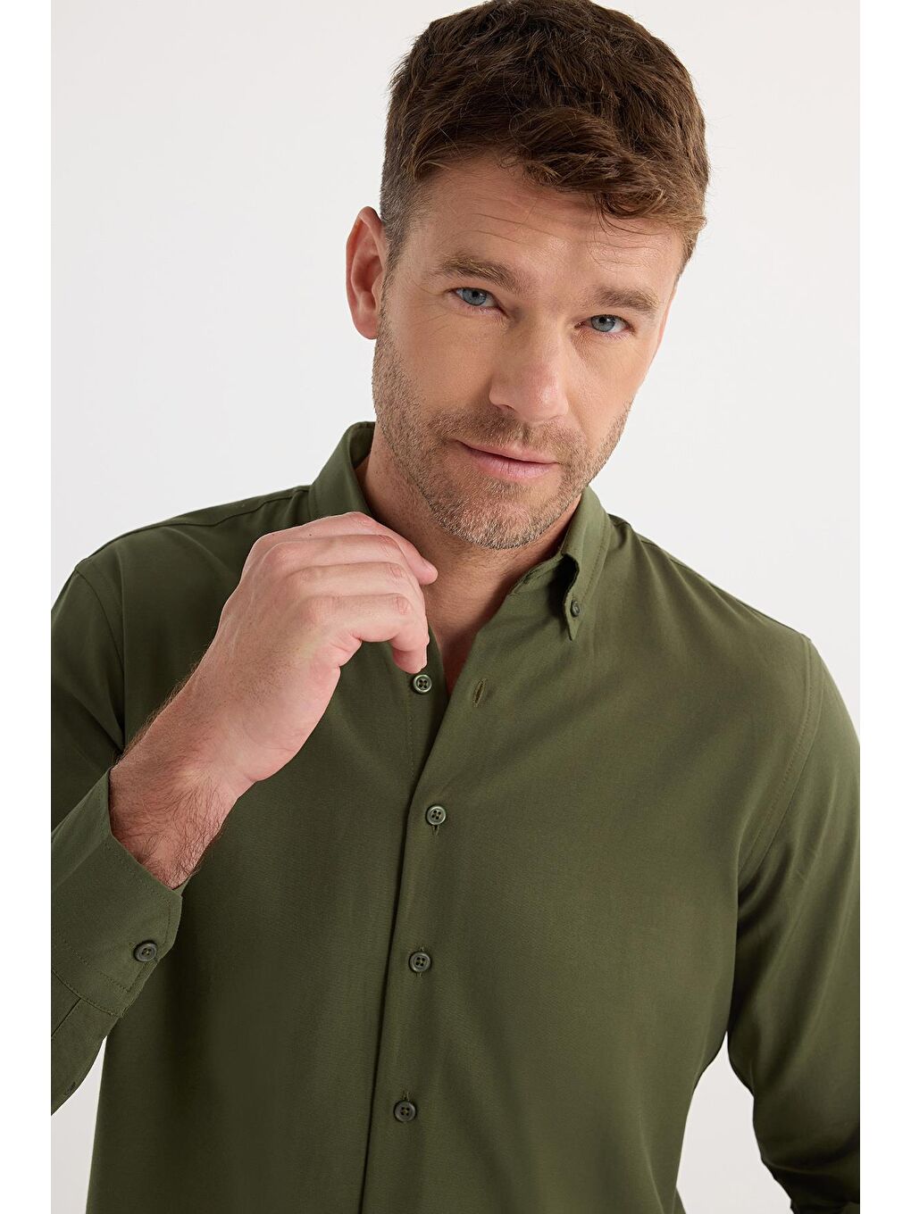 Regular Fit Düğmeli Yaka Pamuklu Kolay Ütü Oxford Düz Erkek Haki Gömlek-1