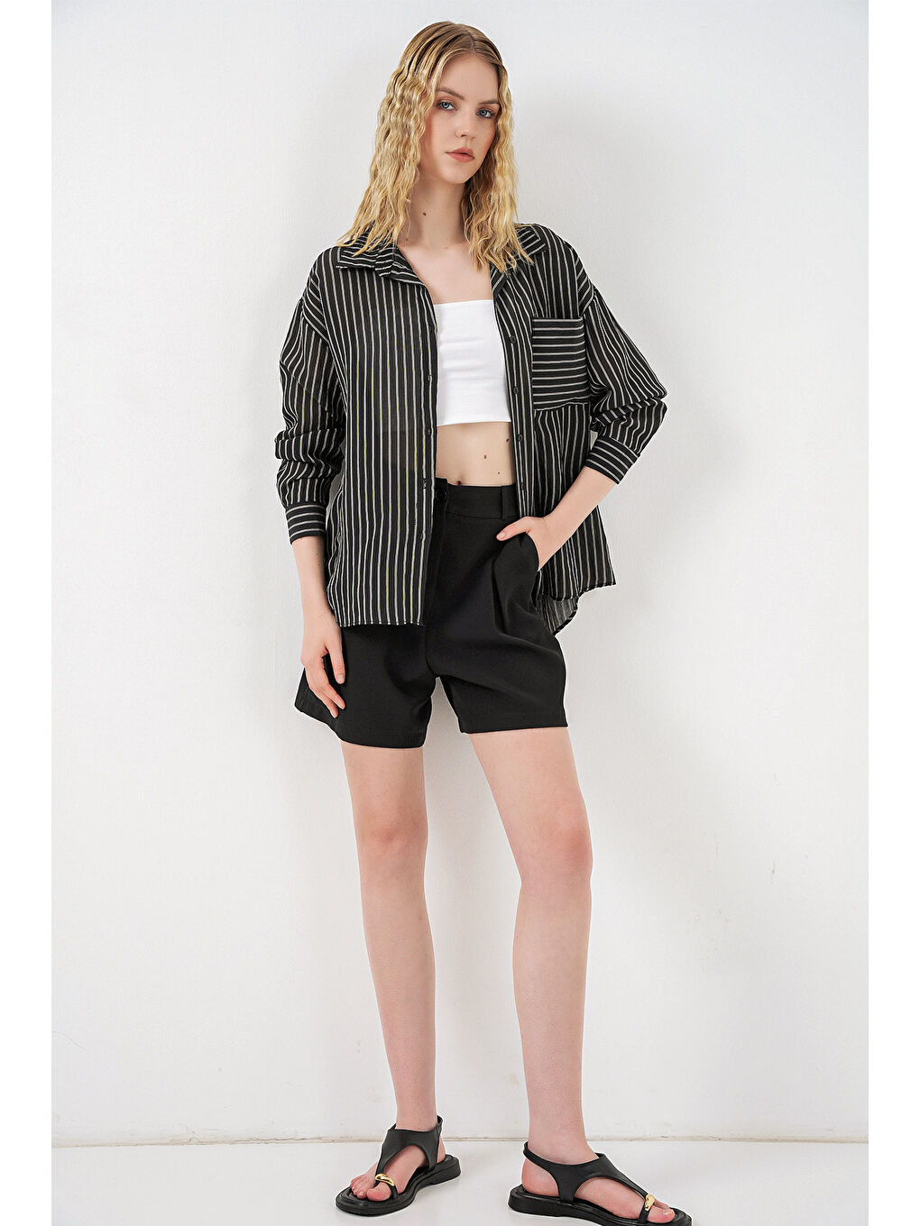 Kadın Tek Cepli Çizgili Oversize Gömlek 20375 - Siyah-1