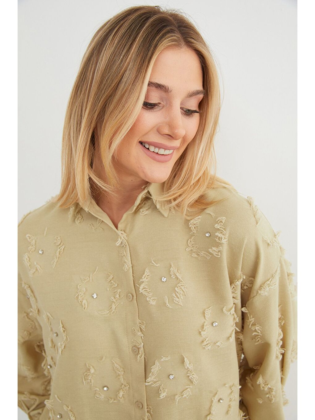 Bej Taş işlemeli Püsküllü Arkası Uzun Salaş Gömlek-4