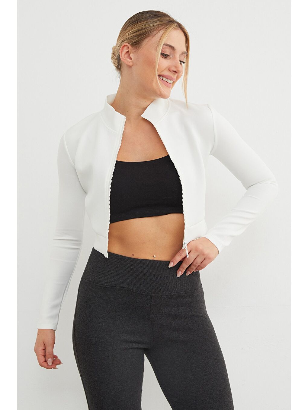 Beyaz Dik Yaka Fermuarlı Dalgıç Kumaş Spor Ceket-2