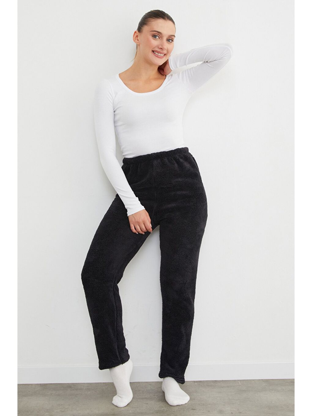 Siyah Beli Lastikli Pelüş Pijama Altı-1