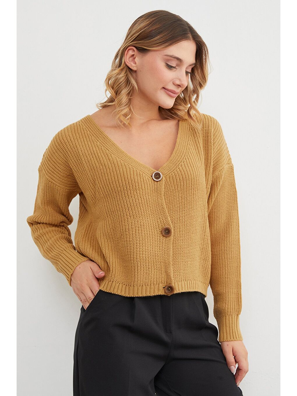 Bej Düğmeli V Yaka Triko Hırka-3