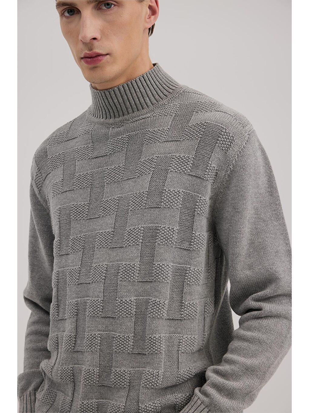 Gri Slim Fit Tam Balıkçı Yaka Desenli Triko Kazak-2