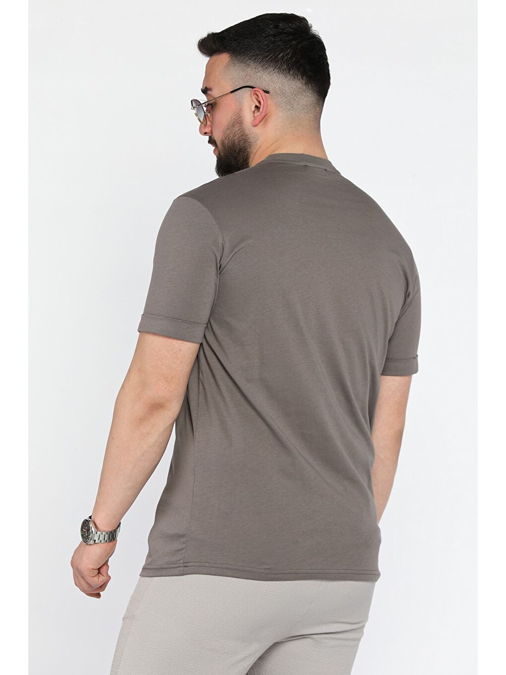 Bej Bisiklet Yaka Kol Katlamalı Baskılı Erkek Tişört-1
