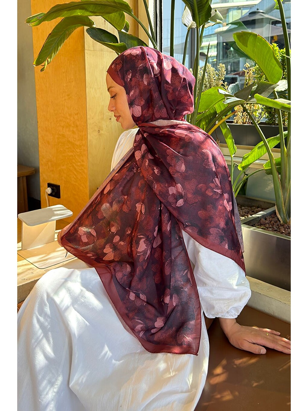 Kahverengi Çiçek Desen Lara Soft Şal Kiremit-3