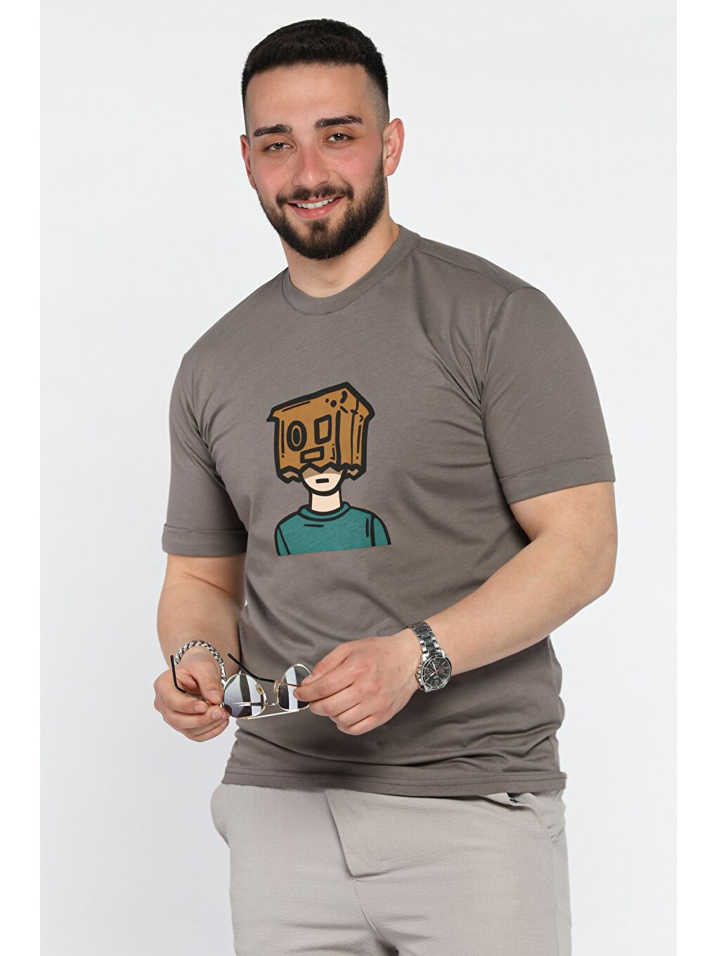 Bej Bisiklet Yaka Kol Katlamalı Baskılı Erkek Tişört-3