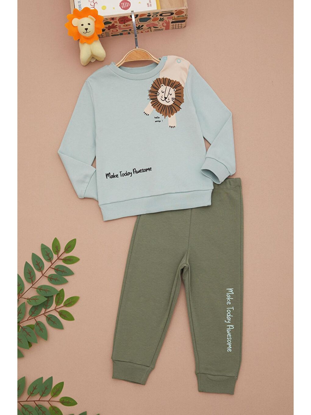 Yeşil Aslan Baskılı Yazılı Erkek Bebek Takımı 17398