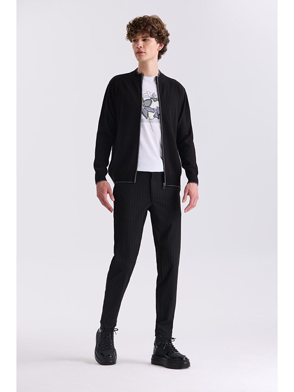 Siyah Classic Fit Düz Fermuarlı Dik Yaka Triko Hırka-1