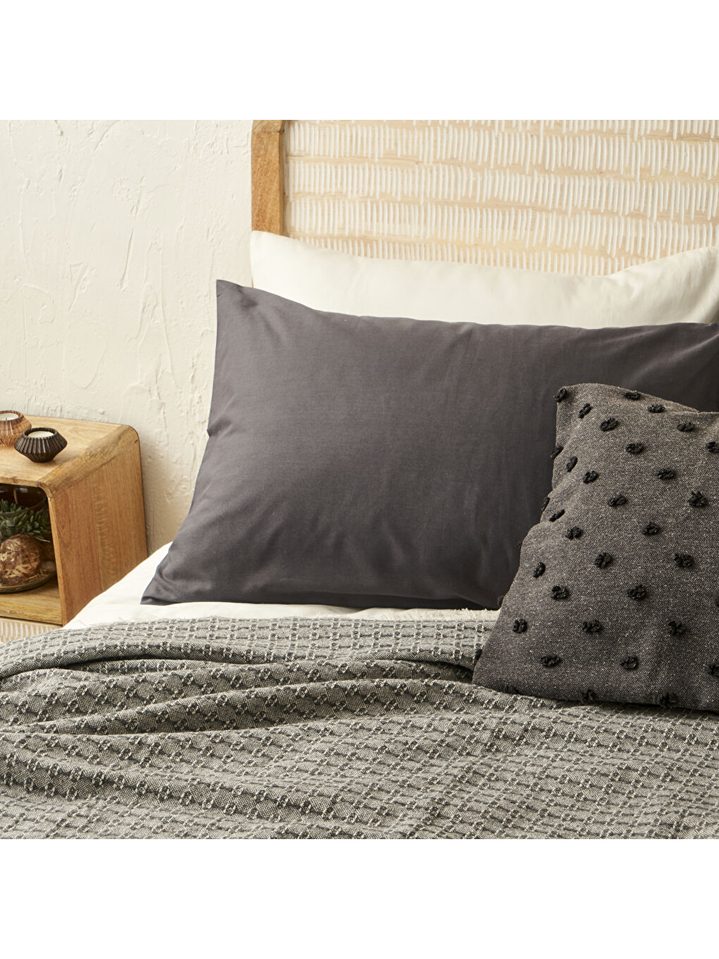 Gri Alisia Pamuklu Çift Kişilik Yatak Örtüsü Füme (200x230 cm)-2