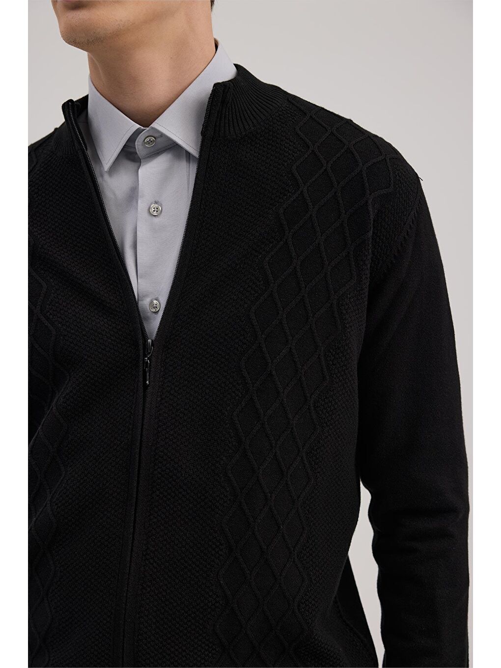 Siyah Regular Fit Desenli Fermuarlı Triko Hırka-2