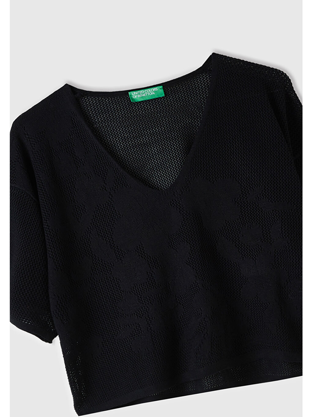 Kadın Siyah Pamuk Modal Karışımlı Motifli V Yaka Crop Triko Tişört-1