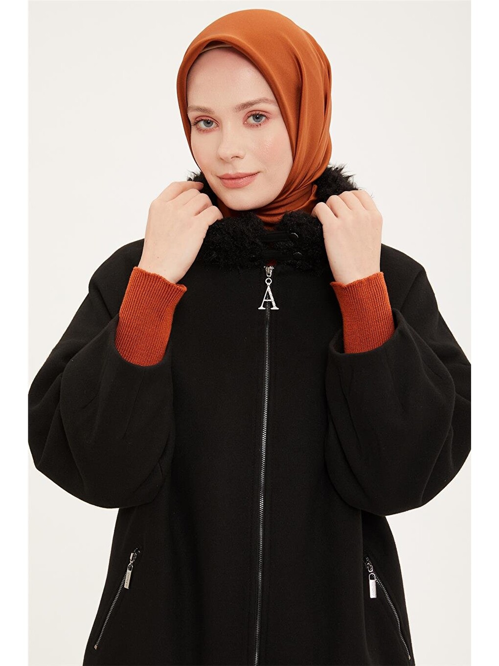 Yakası Kürklü Kaban 22K7818 Siyah-2
