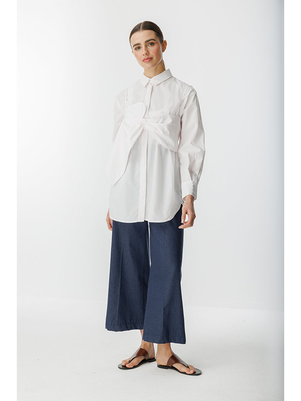 Fiyonk Detaylı Beyaz Gömlek-2