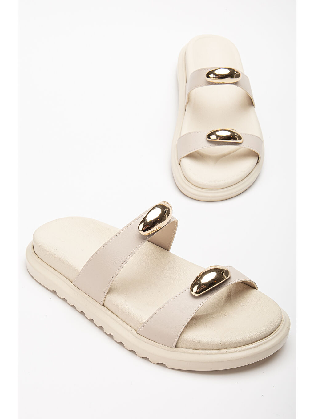 Kadın Bej Çift Bantlı Toka Detaylı Terlik