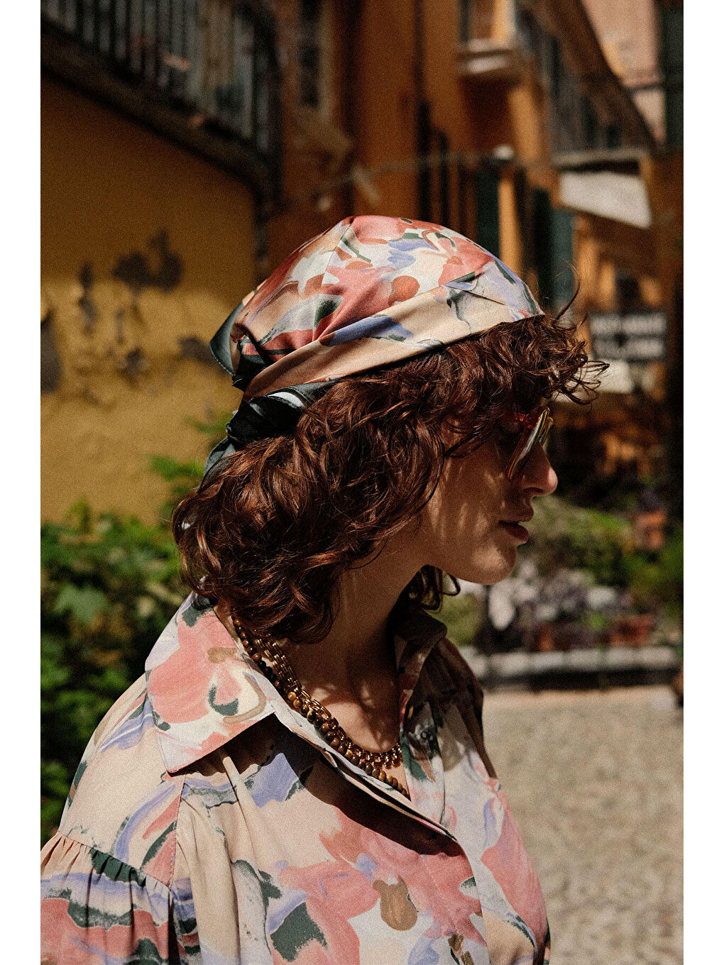 Bej Desenli Saten Boyun Fuları Lush