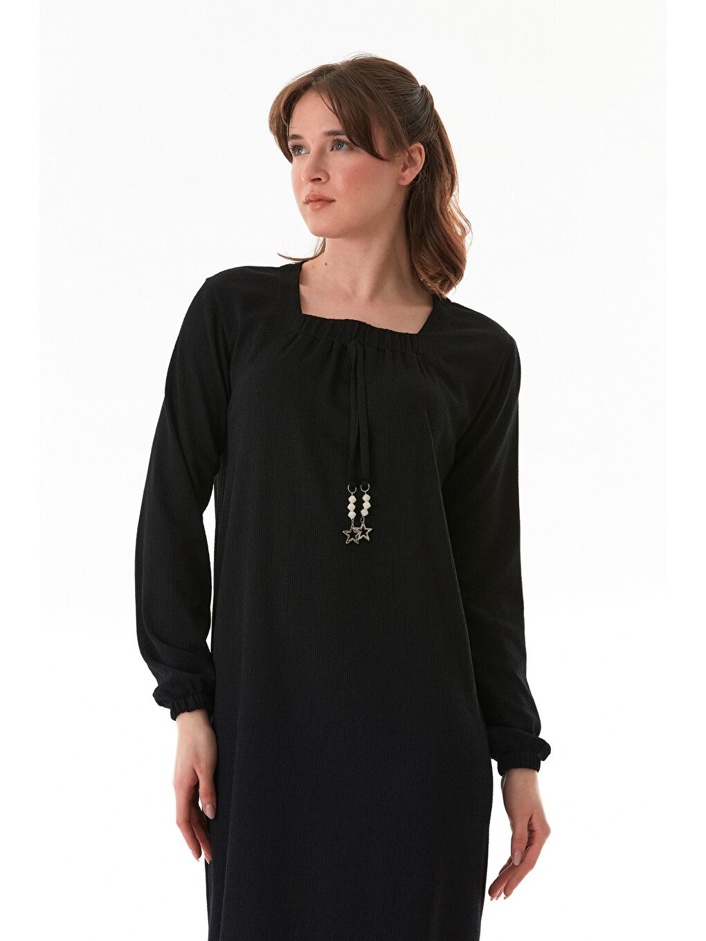 Siyah Fullamodest Aksesuarlı Bürümcük Kumaş Büyük Beden Elbise-1