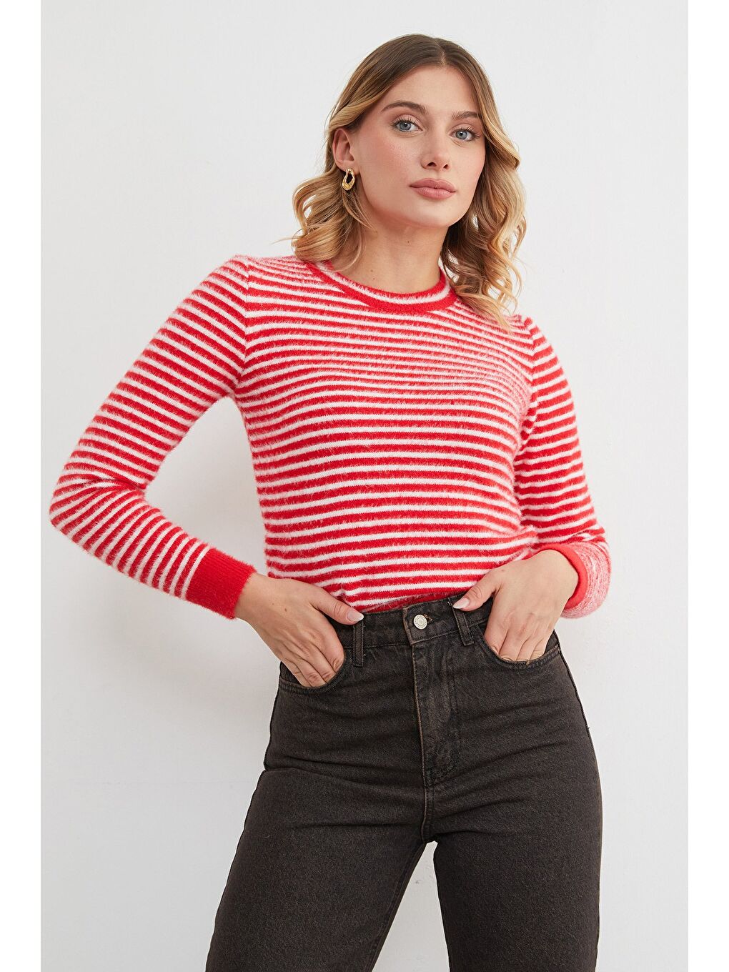 Kırmızı Çizgili Sakallı Kazak