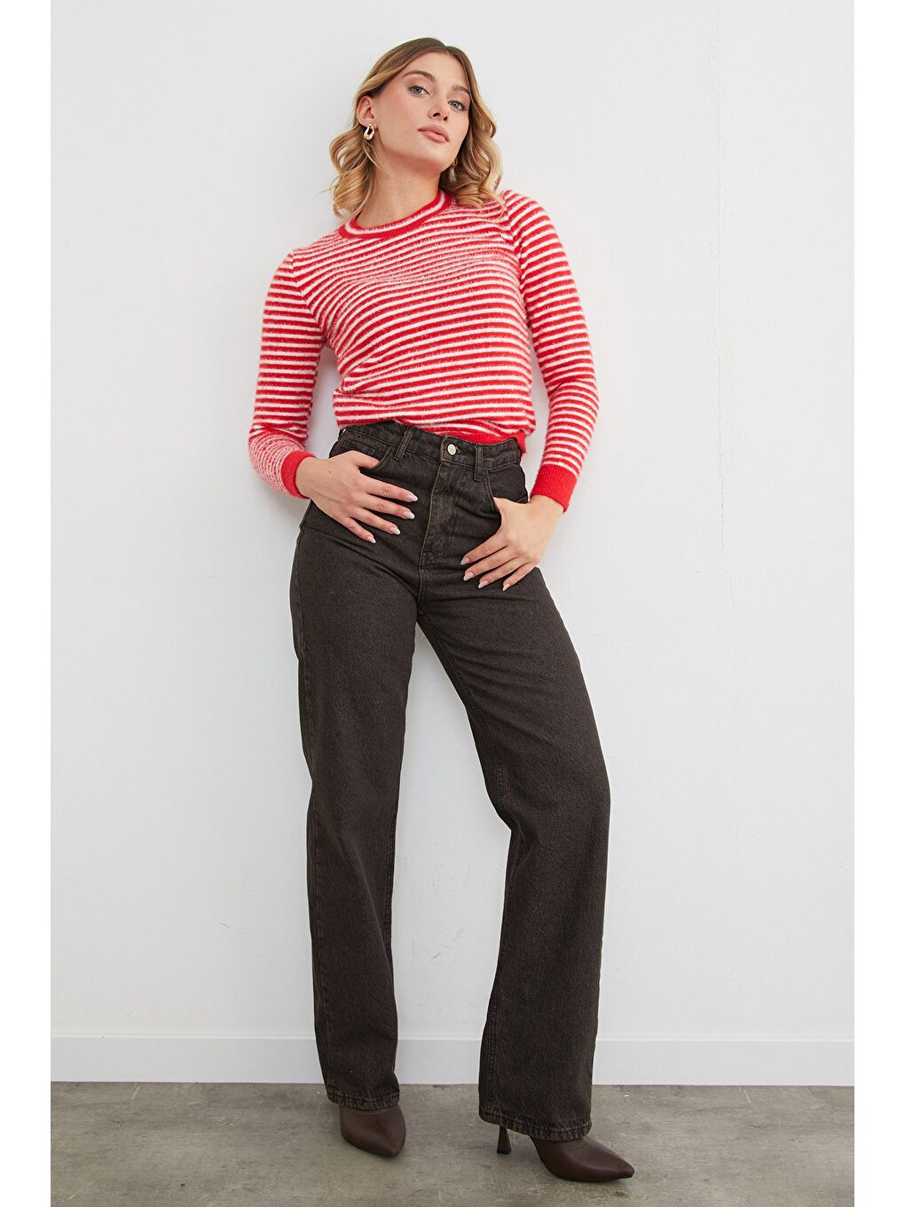 Kırmızı Çizgili Sakallı Kazak-1