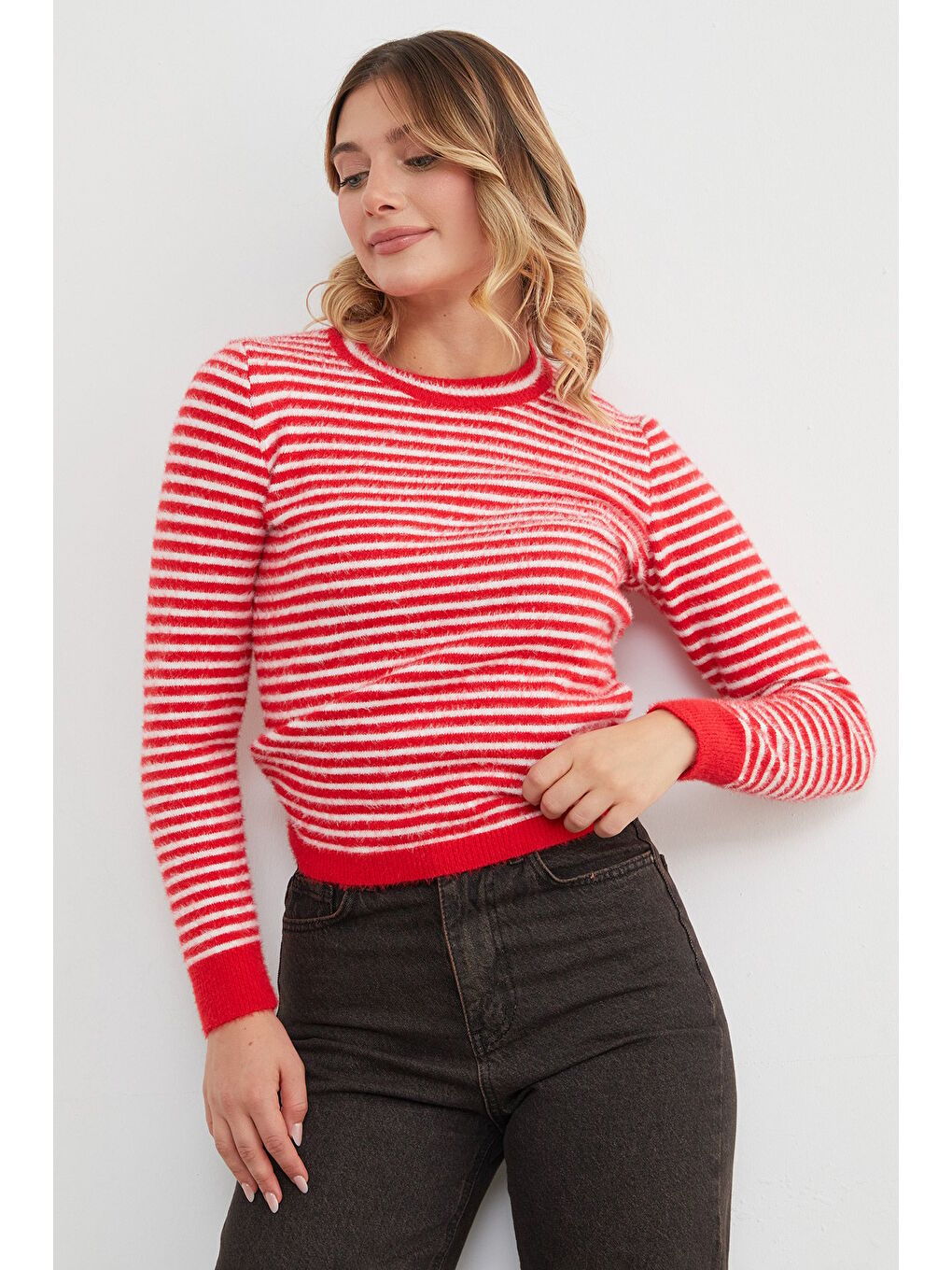 Kırmızı Çizgili Sakallı Kazak-3