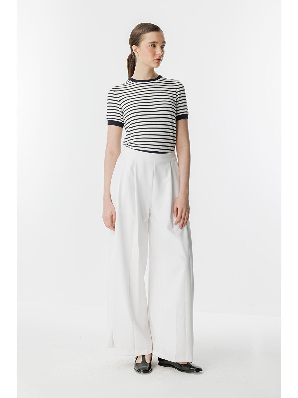 Önden Çift Pileli Beyaz Pantolon-4