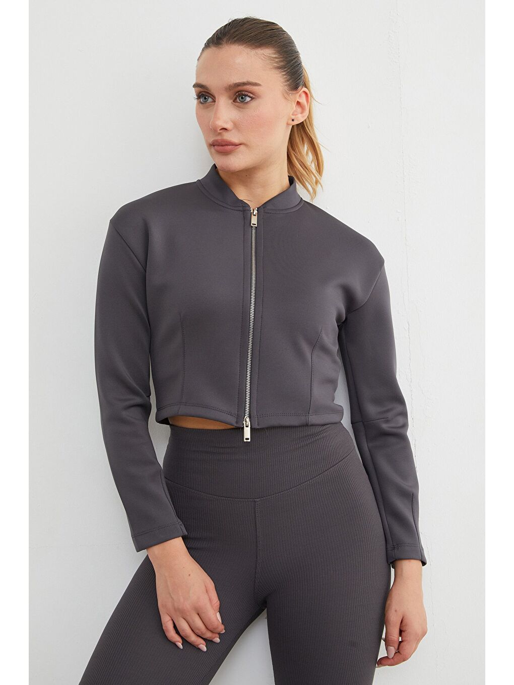 Antrasit Fermuarlı Hakim Yaka Crop Spor Ceket-4