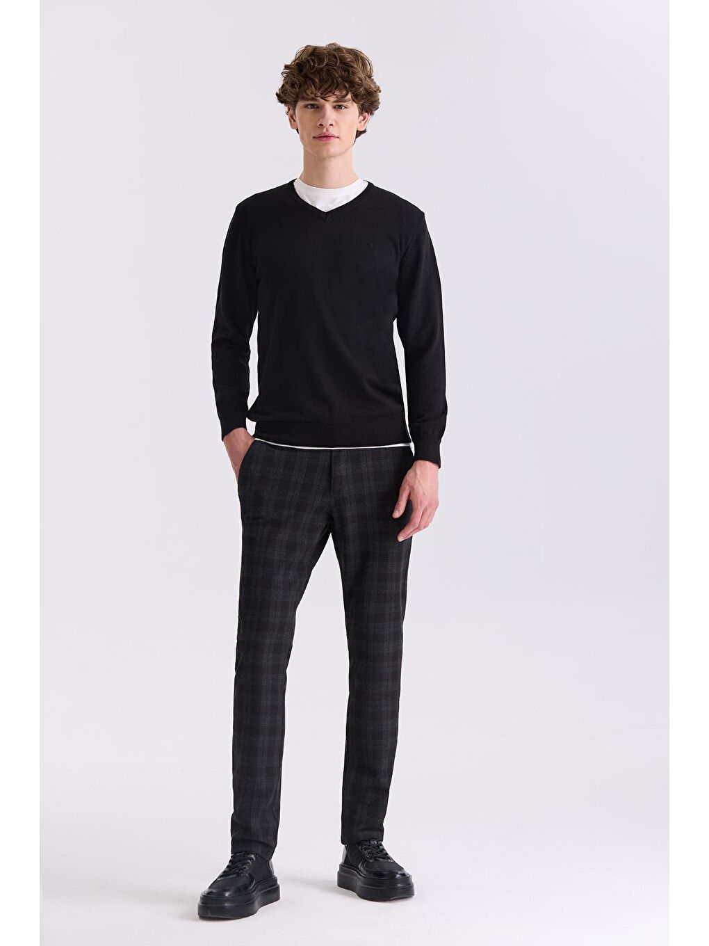 Siyah Slim Fit V Yaka Triko Kazak-1