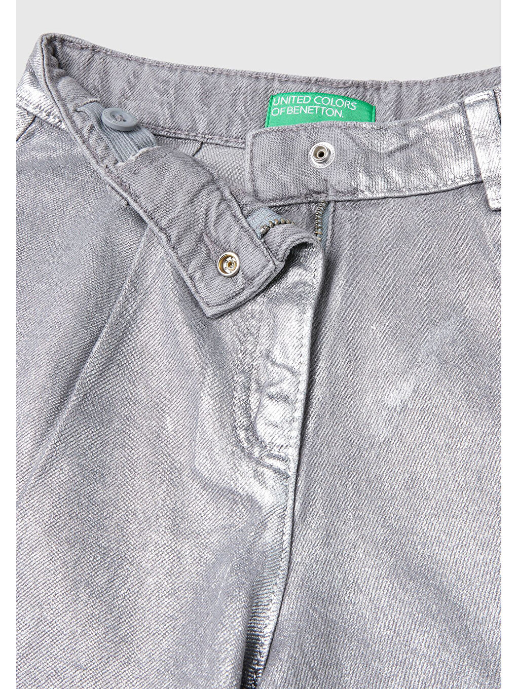 Gri Kız Çocuk Gümüş Önü Logo Detaylı 2 Pileli Kullanılmış Efektli Bermuda Şort-2