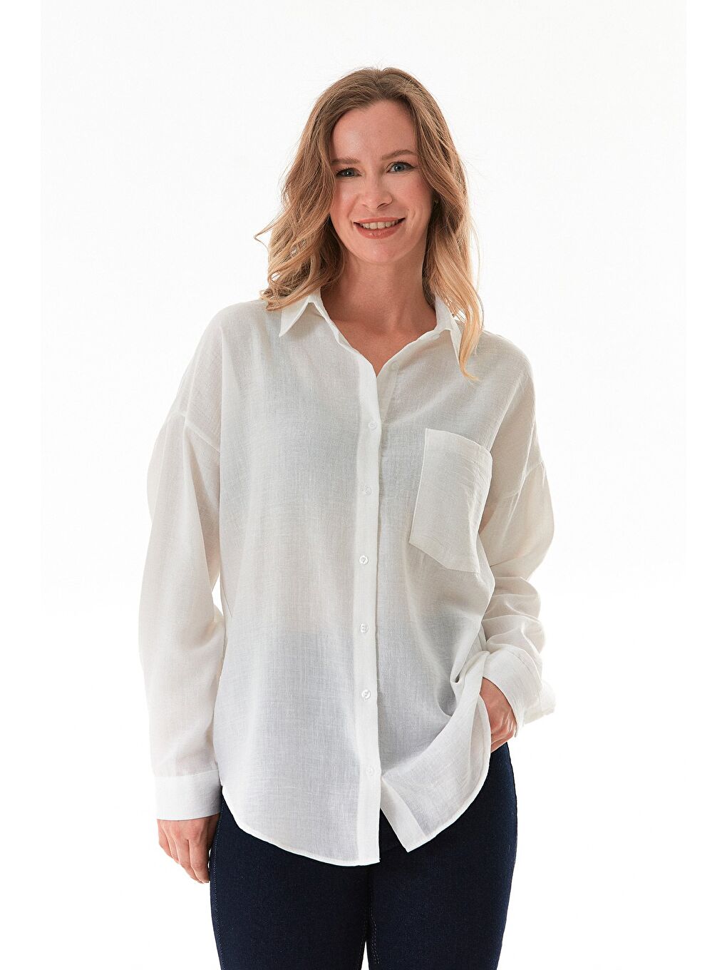 Beyaz Basic Tek Cepli Oversize Gömlek-1