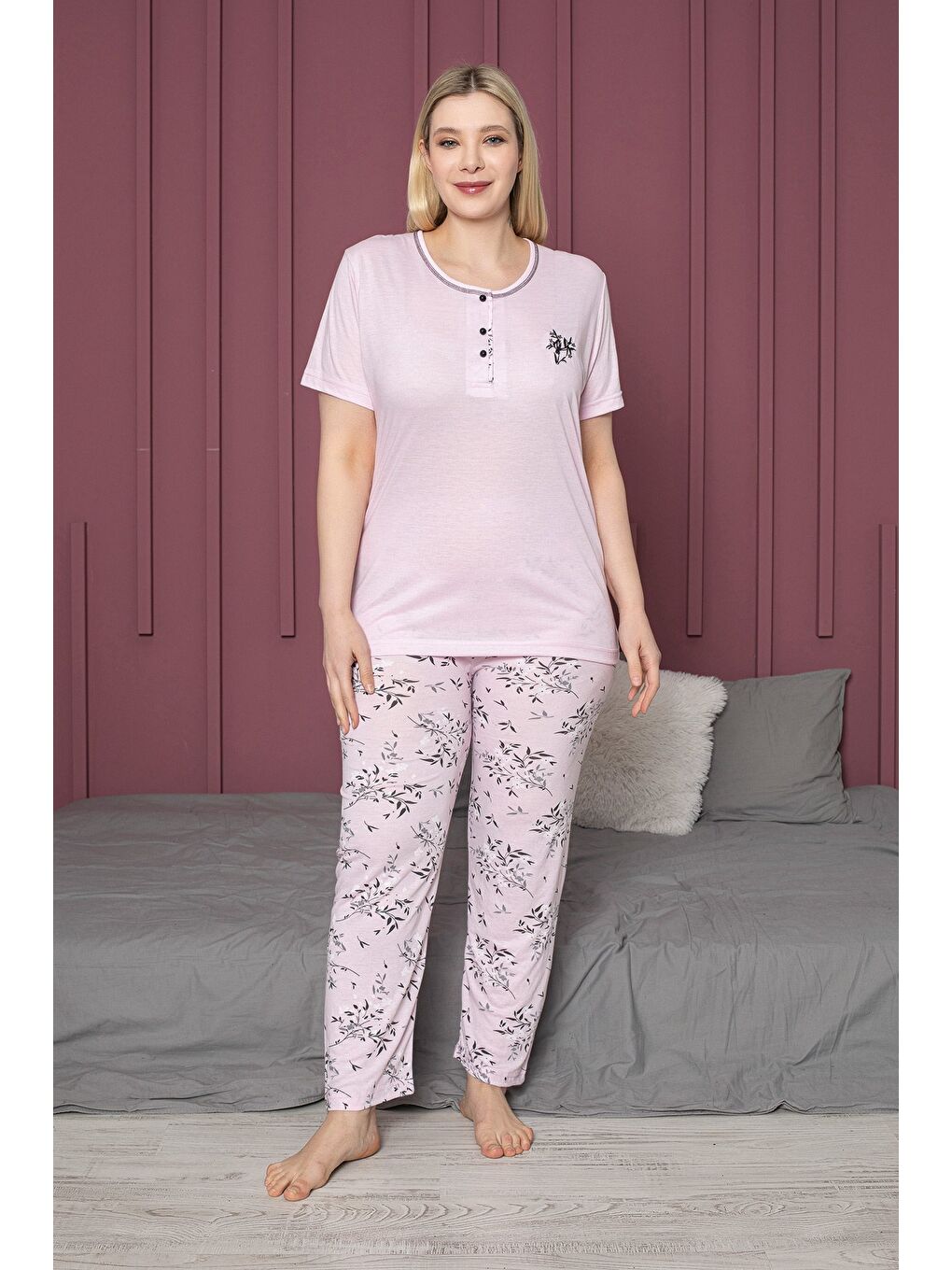 Pembe Büyük Beden Çiçek Desenli Kısa Kollu Pijama Takımı-1
