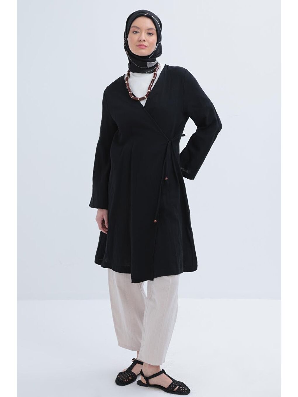 Siyah-Belden Bağlamalı Müslin Kap-1