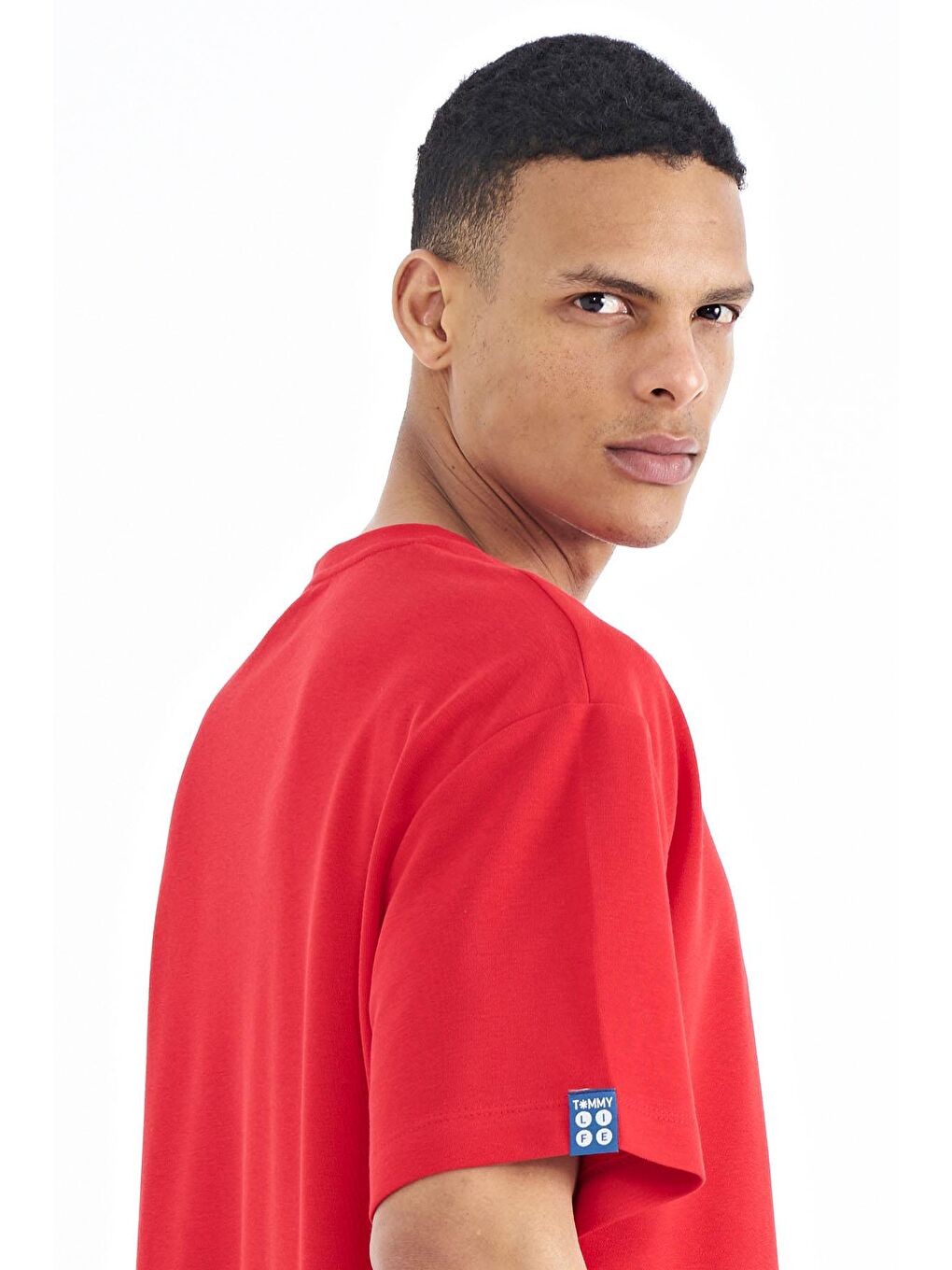 TOMMYLIFE Kırmızı Kol Arma Detaylı Basic Oversize Erkek T-Shirt - 88193 - 3