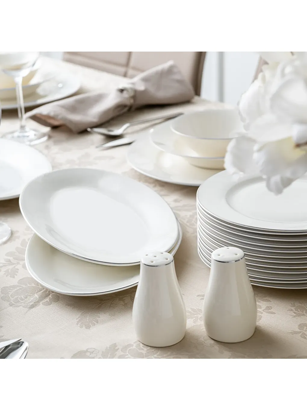 Beyaz New Bone Frezya 56 Parça 12 Kişilik Yuvarlak Yemek Takımı Platin-6