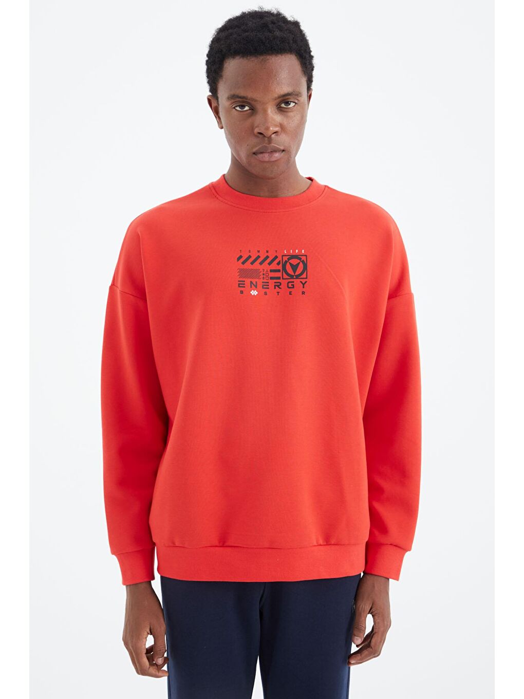 TOMMYLIFE Kırmızı Fiesta Bisiklet Yaka Baskı Detaylı Rahat Kalıp Erkek Sweatshirt - 88284